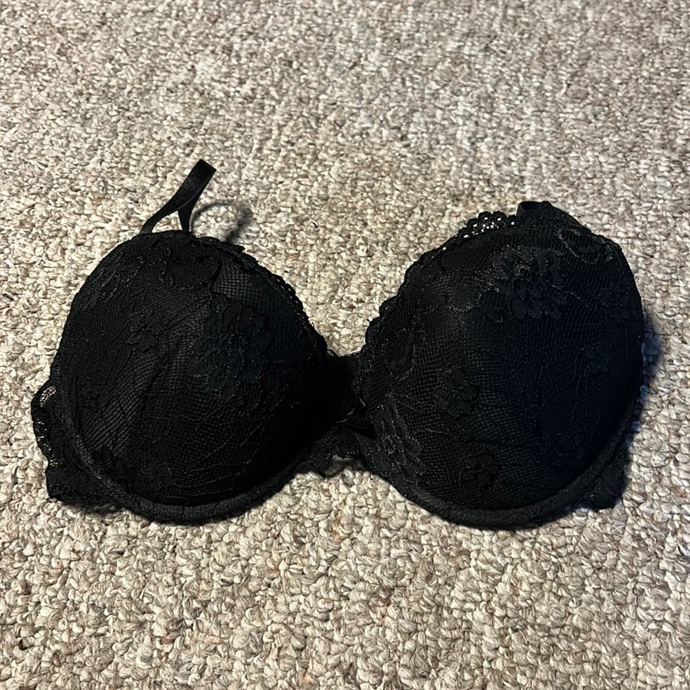 Black lace bra 36D